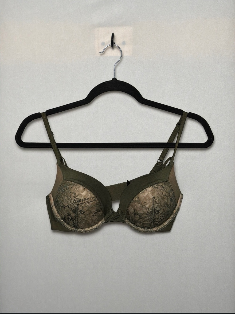 Victoria's Secret Very Sexy Olive Lace Push-Up Bra 34C